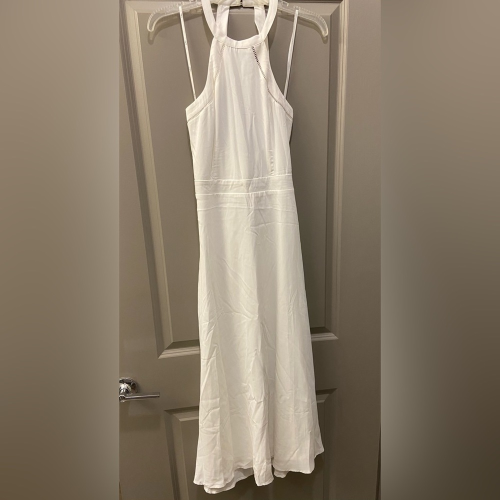 Lulu’s White dress